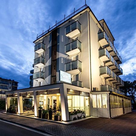 Hotel & Aparthotel Carinthia S ليدو دي يسولو المظهر الخارجي الصورة