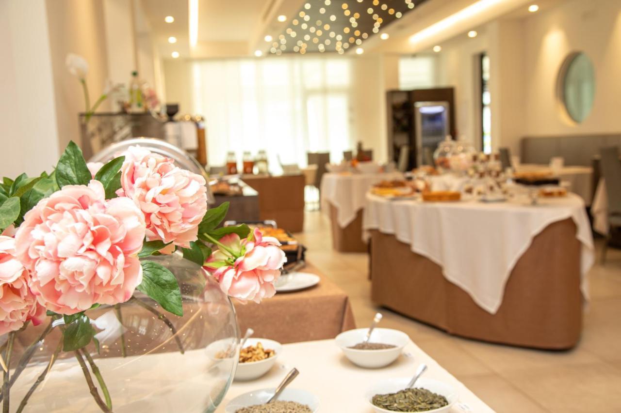 Hotel & Aparthotel Carinthia S ليدو دي يسولو المظهر الخارجي الصورة