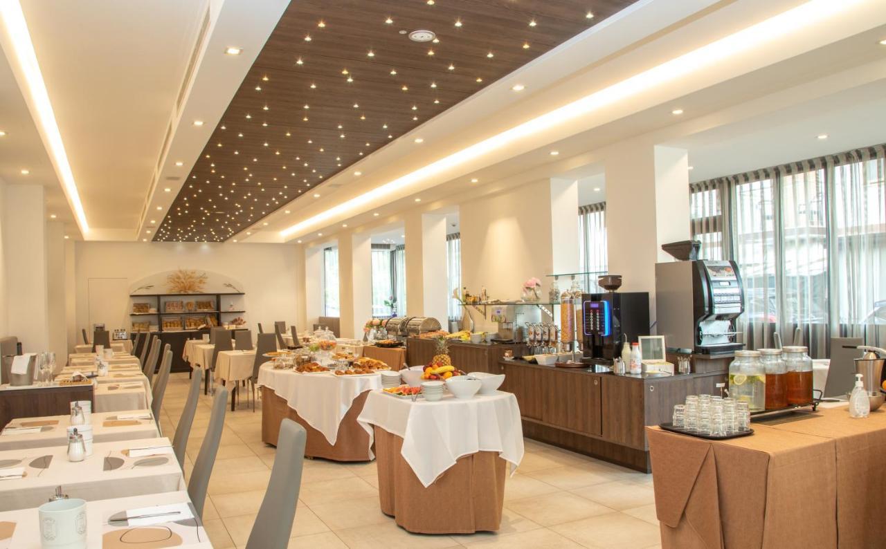 Hotel & Aparthotel Carinthia S ليدو دي يسولو المظهر الخارجي الصورة