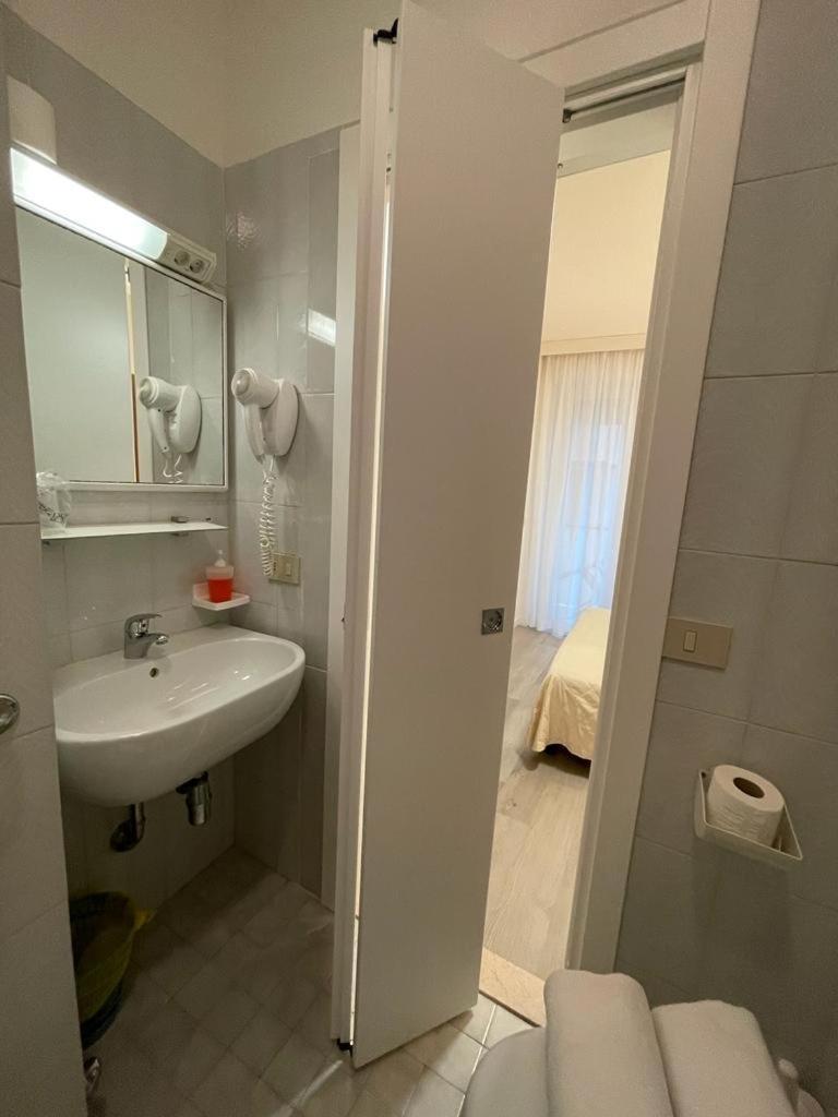 Hotel & Aparthotel Carinthia S ليدو دي يسولو المظهر الخارجي الصورة