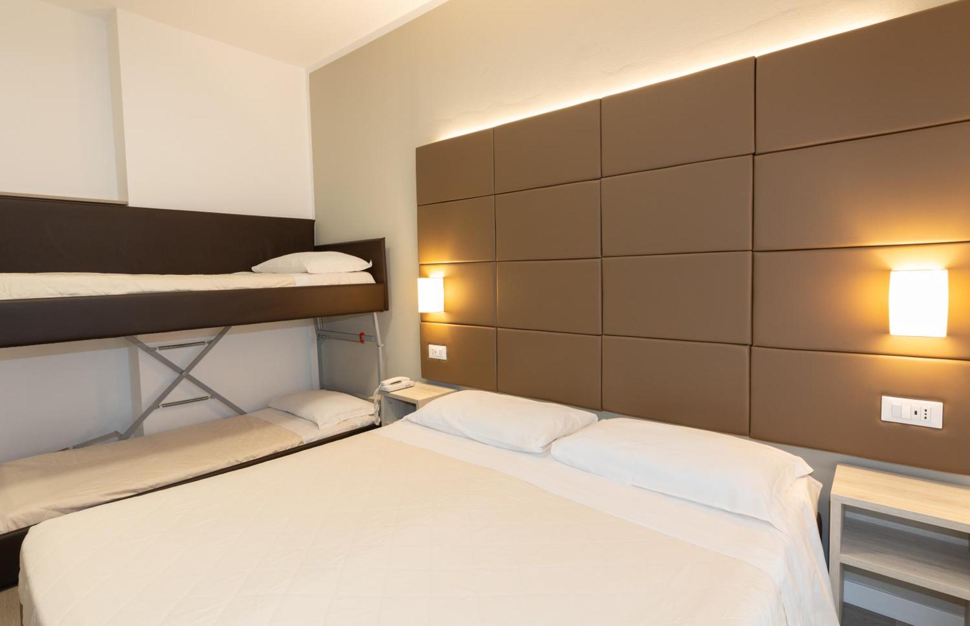 Hotel & Aparthotel Carinthia S ليدو دي يسولو المظهر الخارجي الصورة