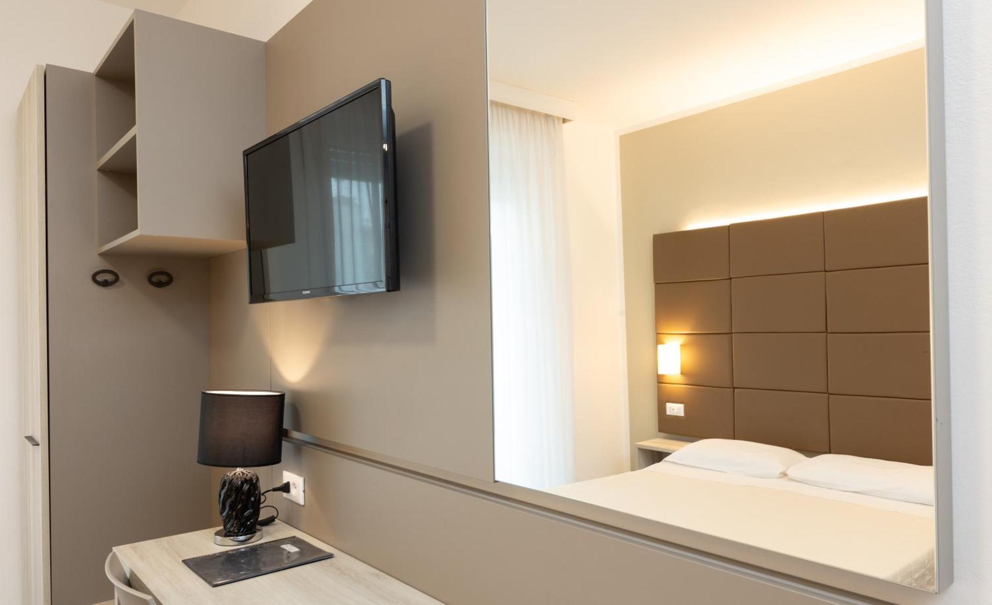 Hotel & Aparthotel Carinthia S ليدو دي يسولو المظهر الخارجي الصورة